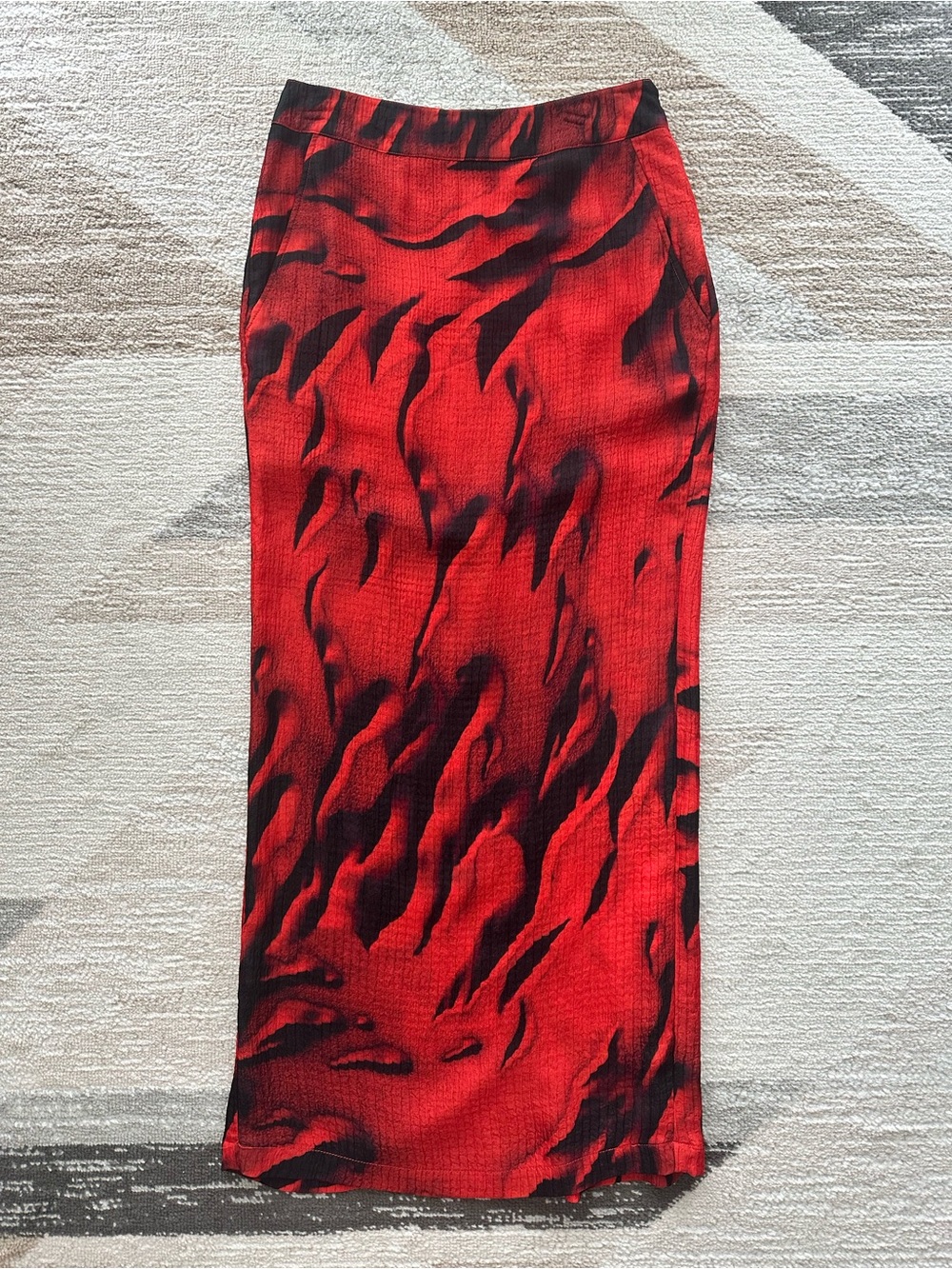 Helmut Lang Abstract Printed Red and Black 100% Silk Maxi Skirt Size 2